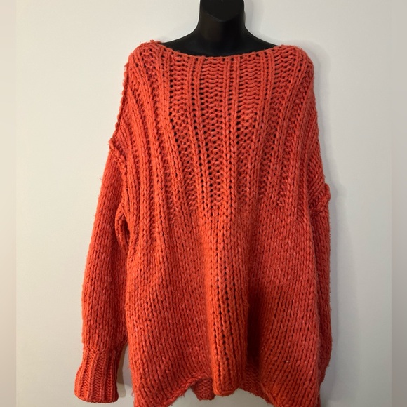 OVERSIZED FREE PEOPLE CORAL SWEATER - Picture 4 of 5